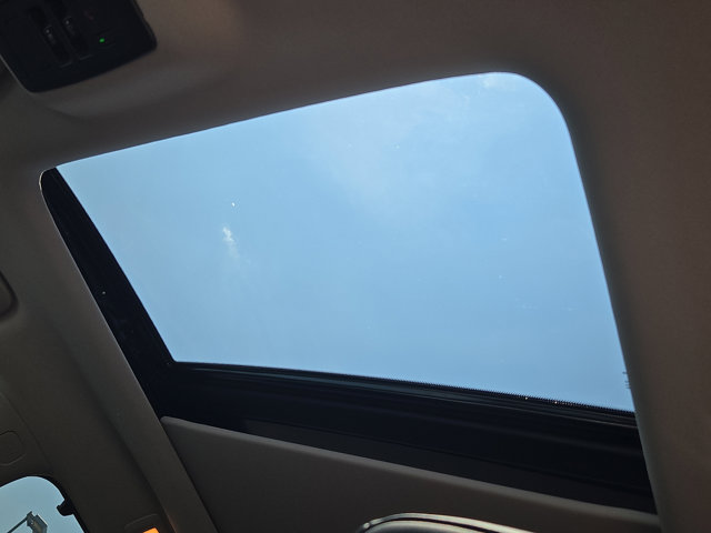 Vehicle image 26 of 30
