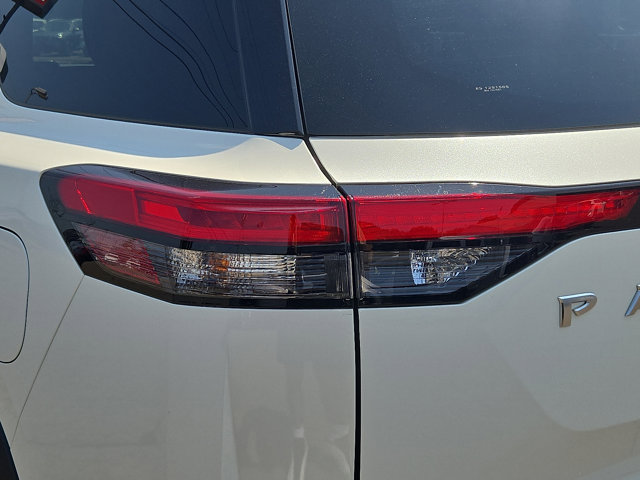Vehicle image 25 of 30