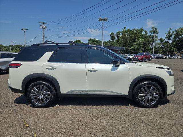 Vehicle image 4 of 30