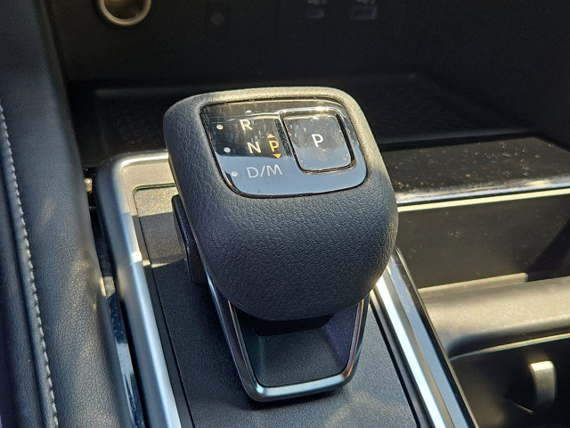 Vehicle image 19 of 30