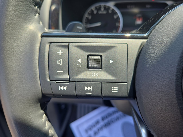 Vehicle image 21 of 30