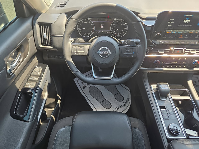 Vehicle image 11 of 30