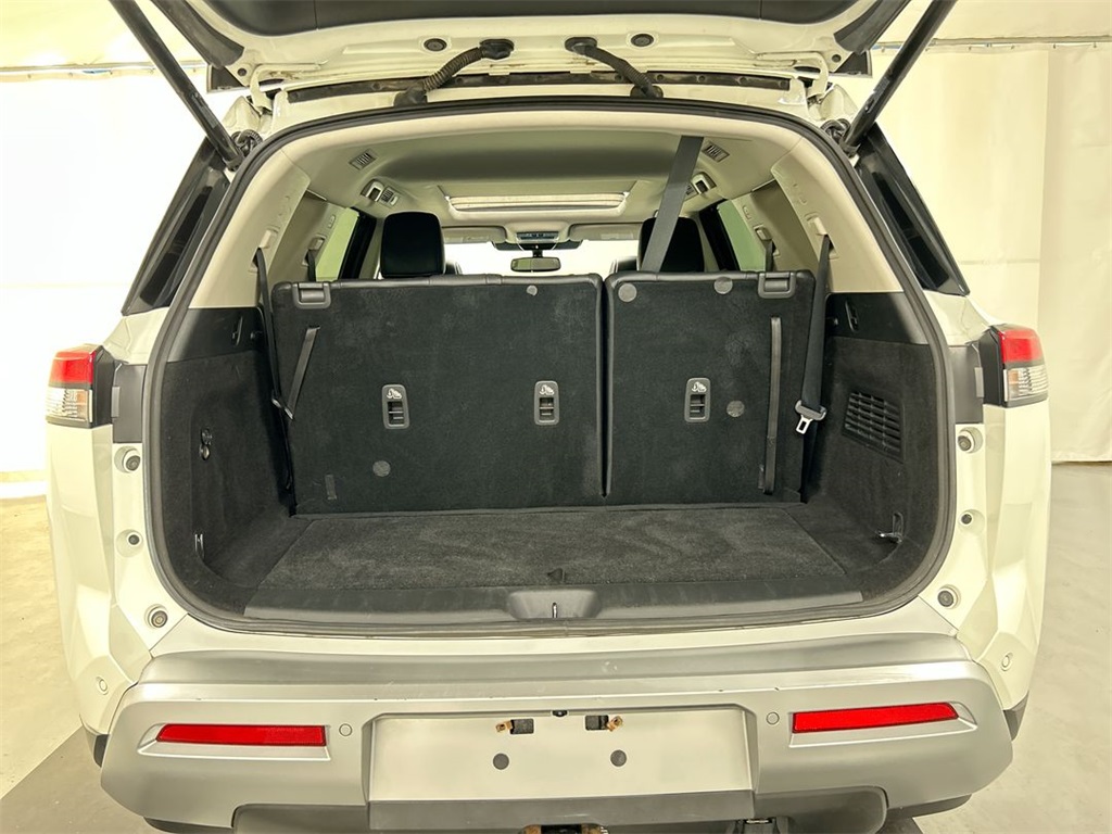 Vehicle image 10 of 26
