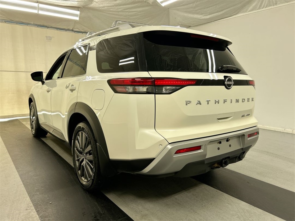 Vehicle image 6 of 26