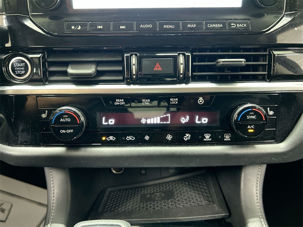 Vehicle image 25 of 26