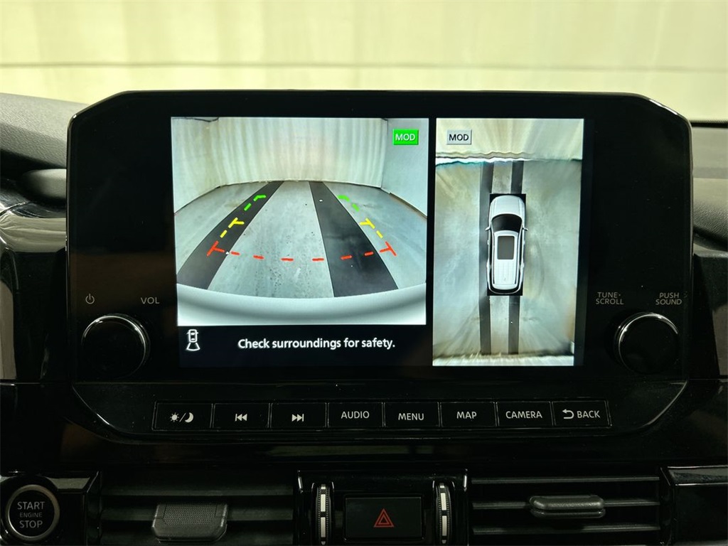 Vehicle image 16 of 26