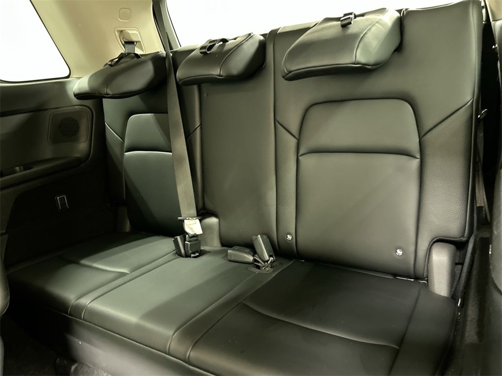 Vehicle image 13 of 26