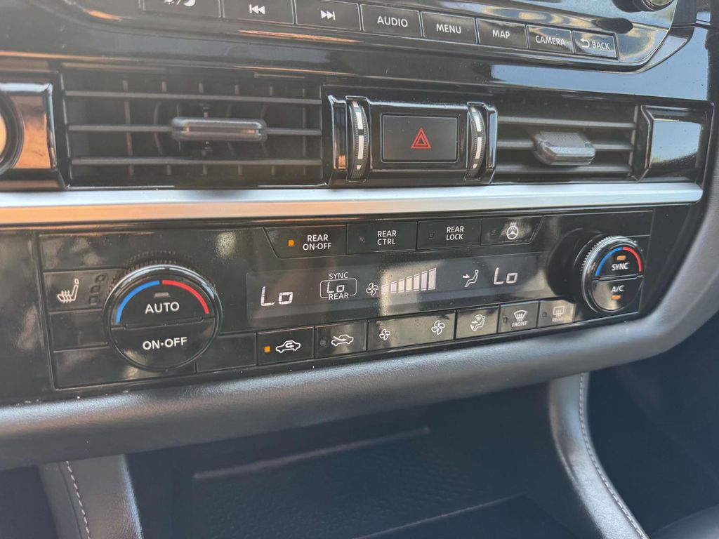 Vehicle image 16 of 31
