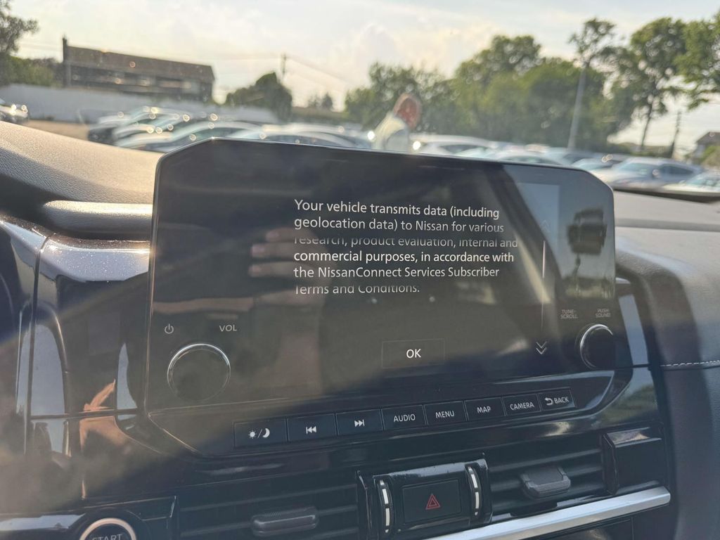 Vehicle image 11 of 31