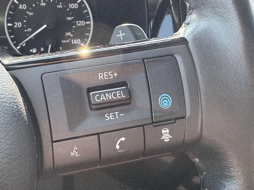Vehicle image 20 of 31