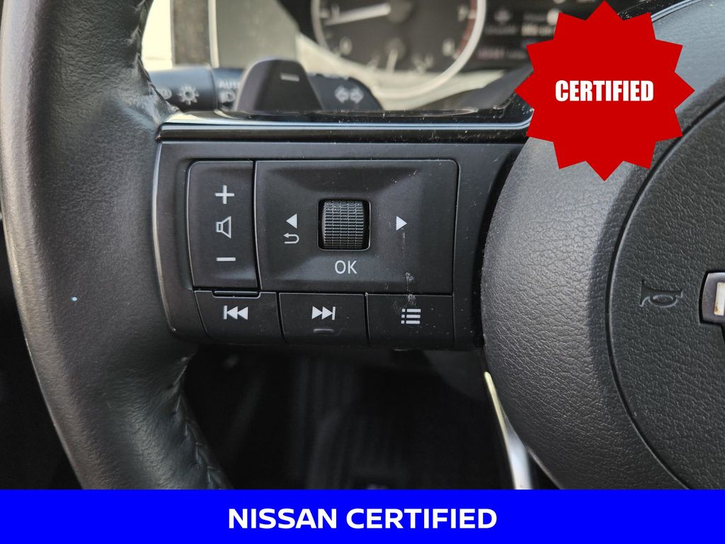 Vehicle image 31 of 37