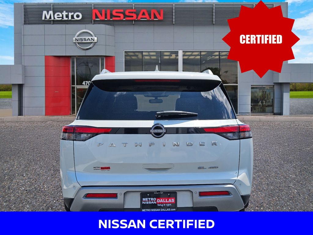 Vehicle image 4 of 37