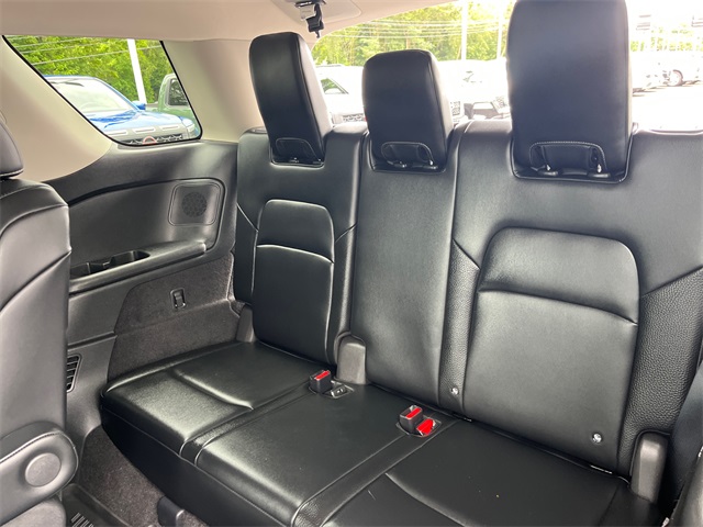Vehicle image 10 of 27