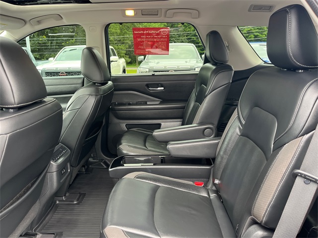 Vehicle image 11 of 27