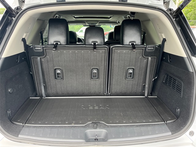 Vehicle image 9 of 27