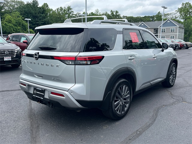 Vehicle image 4 of 27