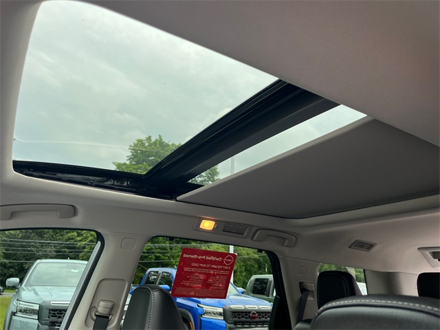 Vehicle image 14 of 27