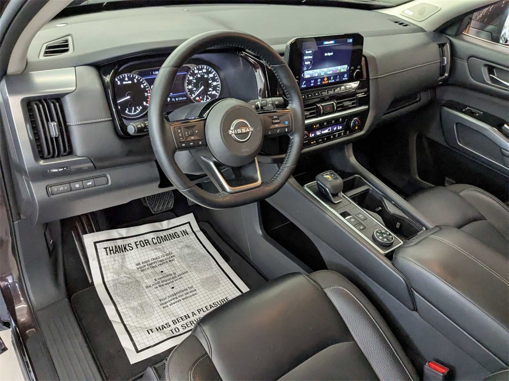 Vehicle image 19 of 44