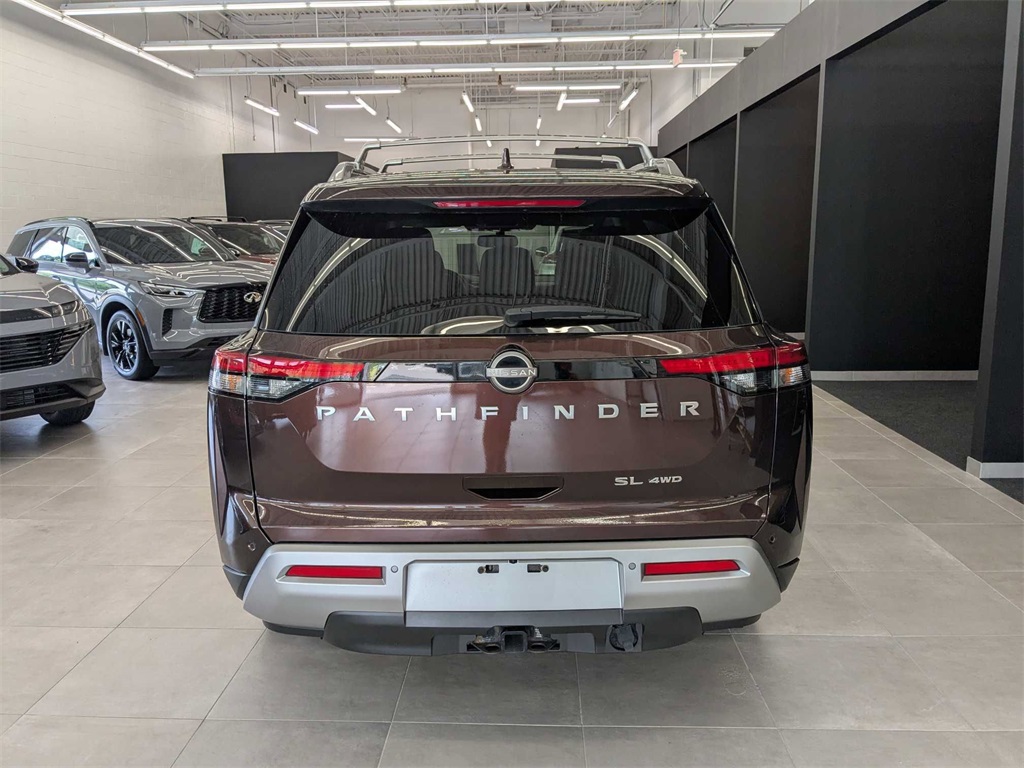Vehicle image 11 of 44