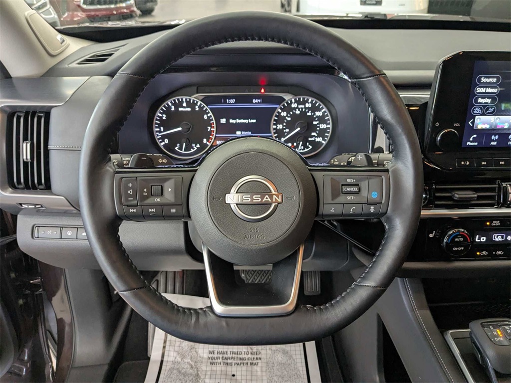Vehicle image 21 of 44