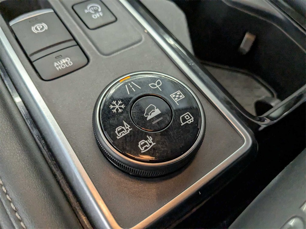 Vehicle image 35 of 44