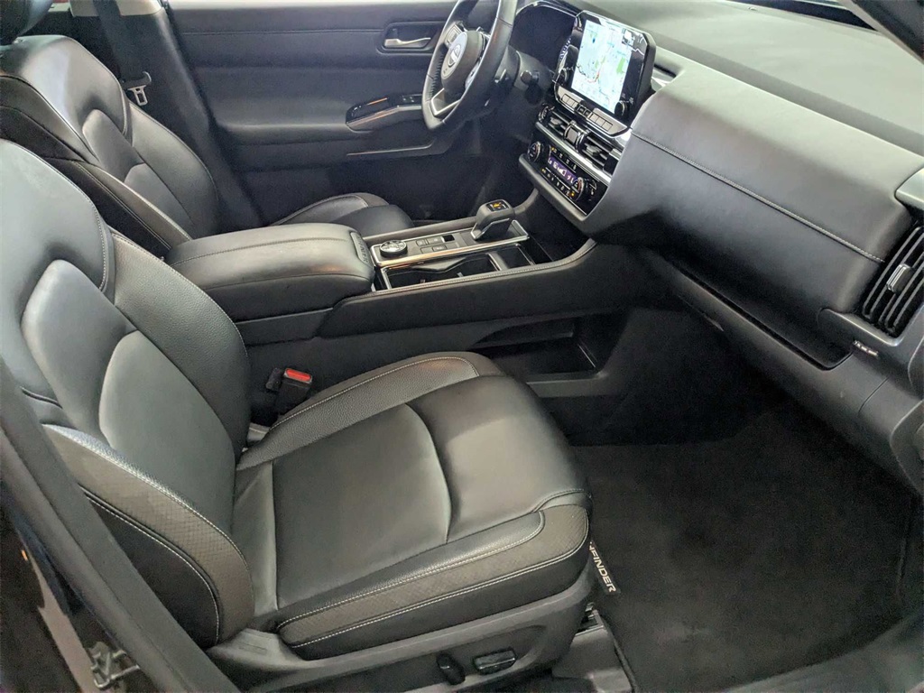 Vehicle image 14 of 44