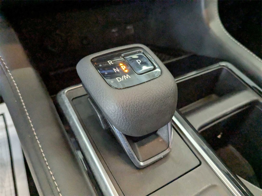 Vehicle image 42 of 44