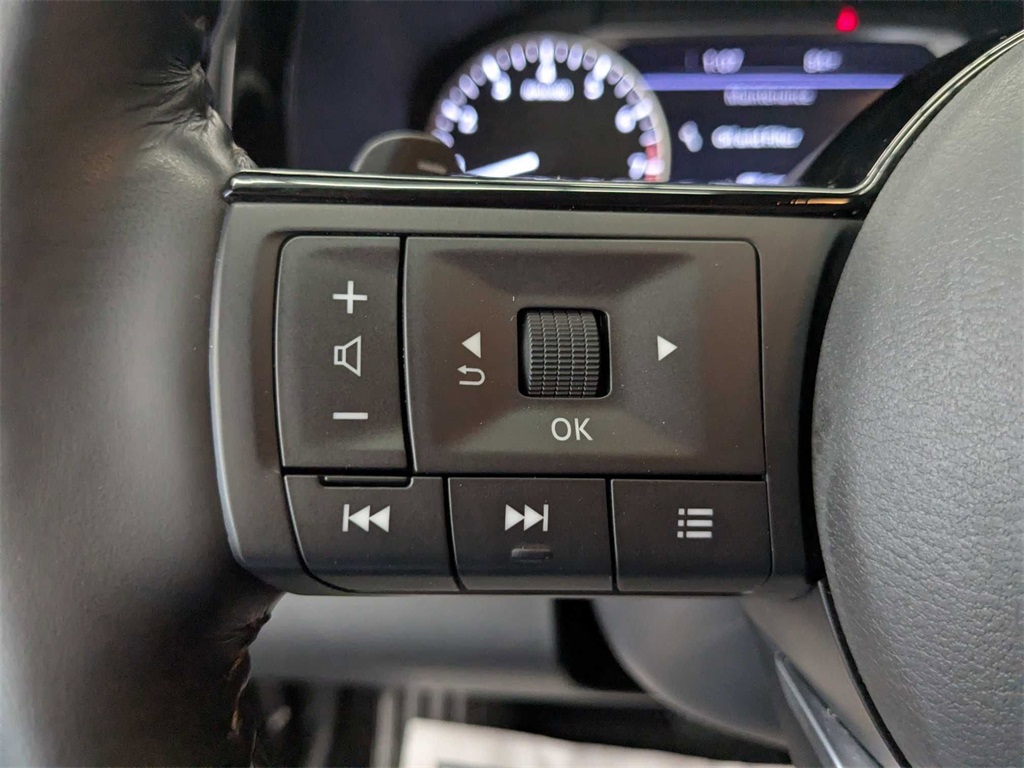 Vehicle image 43 of 44