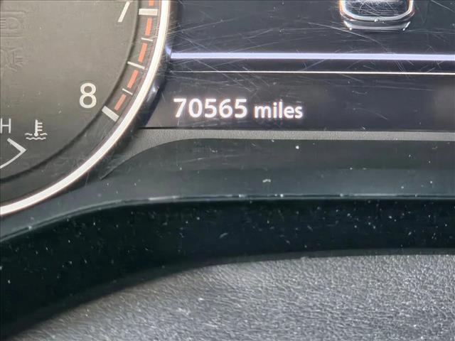 Vehicle image 16 of 21