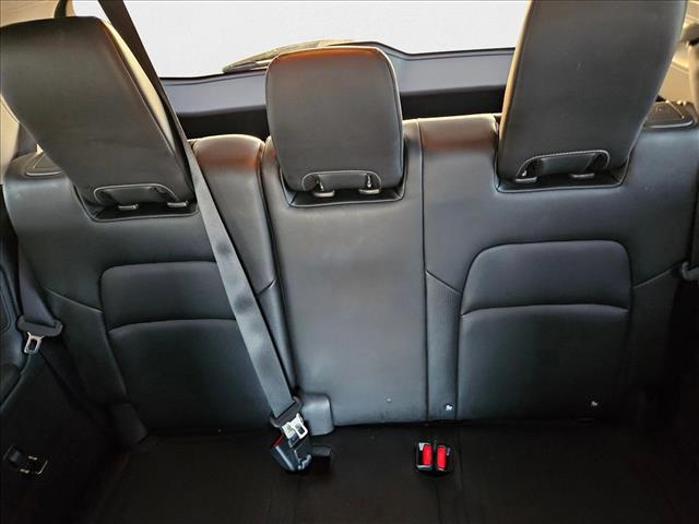 Vehicle image 12 of 21