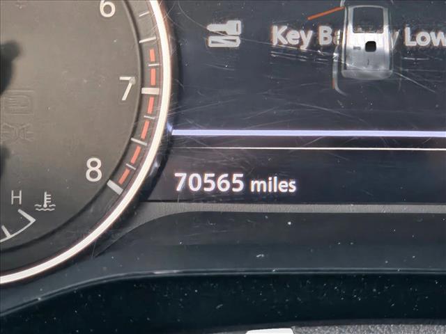 Vehicle image 15 of 21