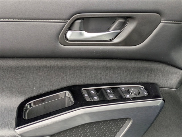 Vehicle image 41 of 42