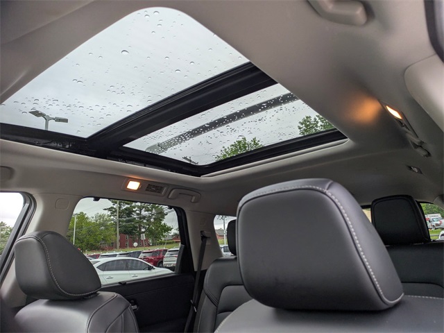 Vehicle image 20 of 42