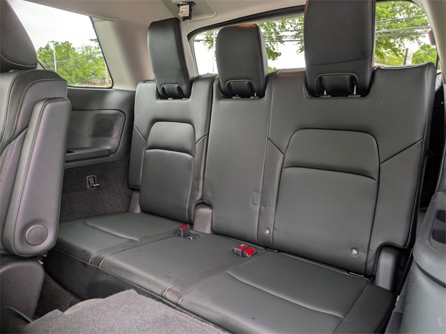 Vehicle image 15 of 42