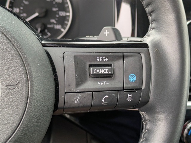 Vehicle image 38 of 42