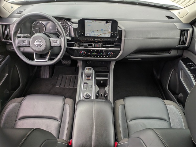 Vehicle image 22 of 42