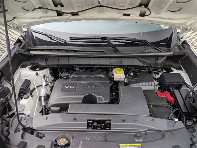 Vehicle image 9 of 42