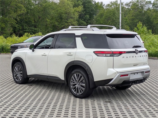 Vehicle image 7 of 42