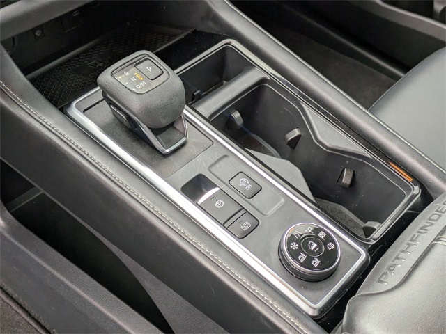Vehicle image 30 of 42