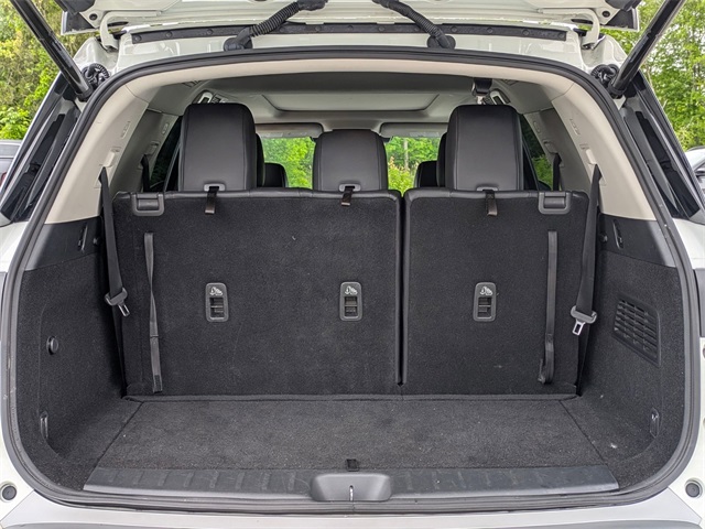 Vehicle image 11 of 42