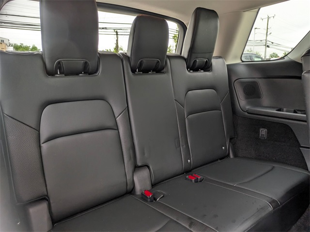 Vehicle image 14 of 42