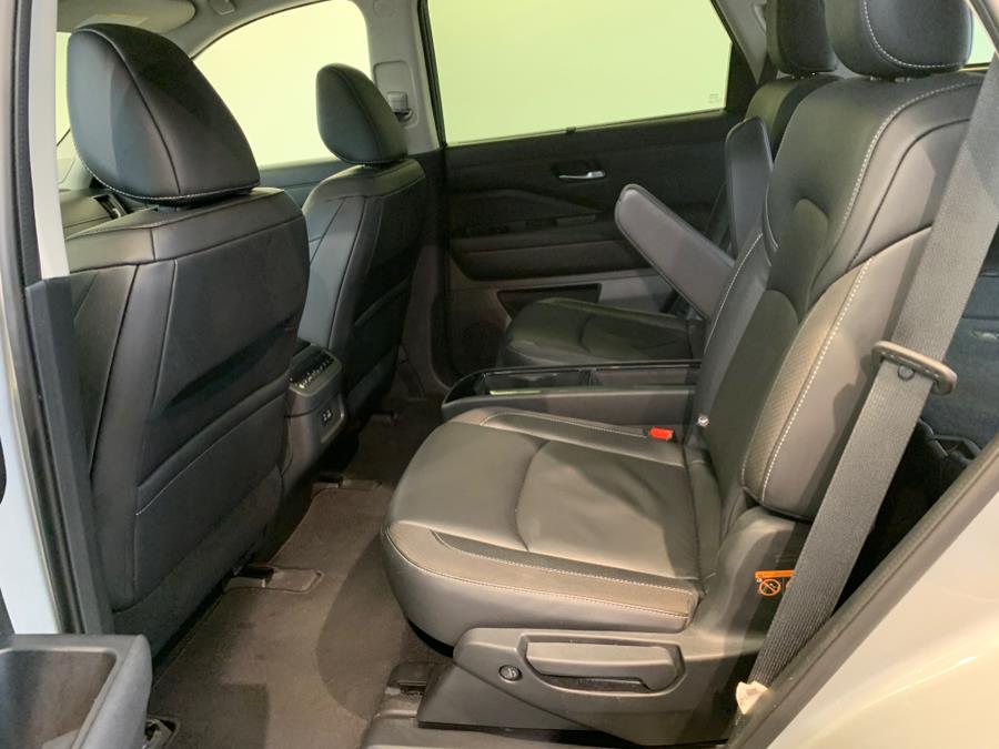 Vehicle image 44 of 64