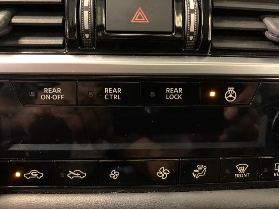 Vehicle image 39 of 64