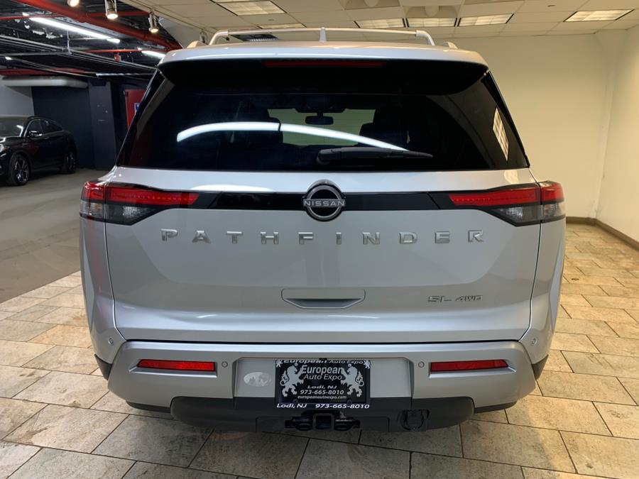 Vehicle image 6 of 64