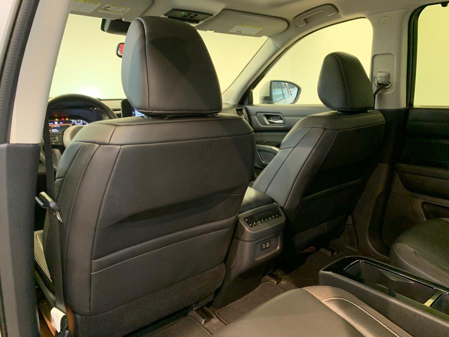 Vehicle image 42 of 64