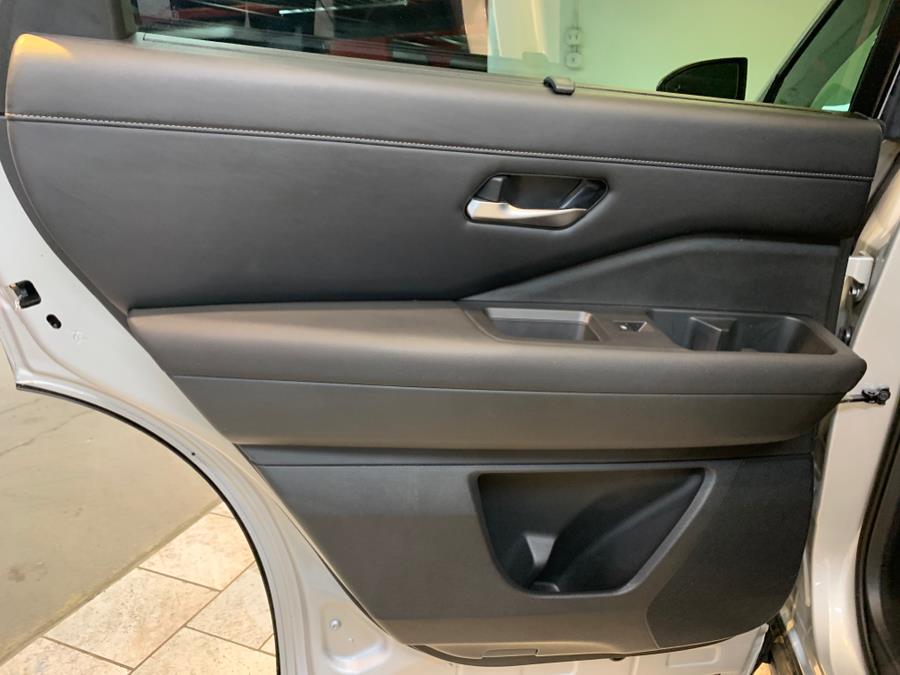 Vehicle image 41 of 64