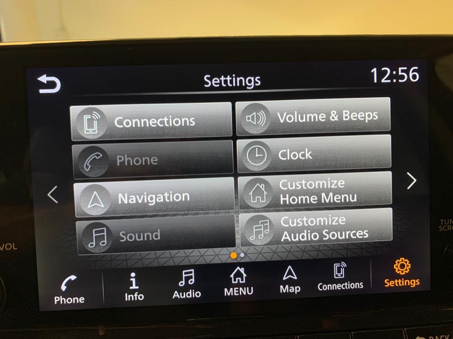 Vehicle image 30 of 64