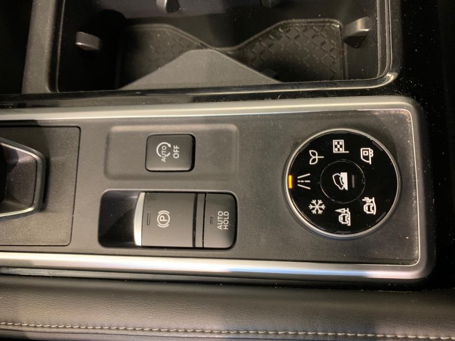 Vehicle image 37 of 64