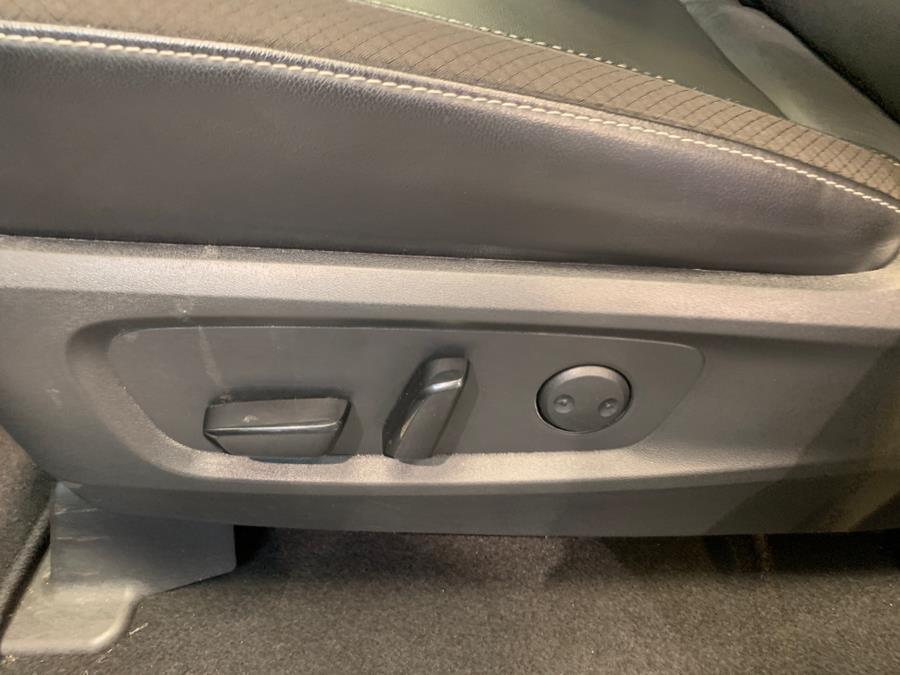 Vehicle image 20 of 64