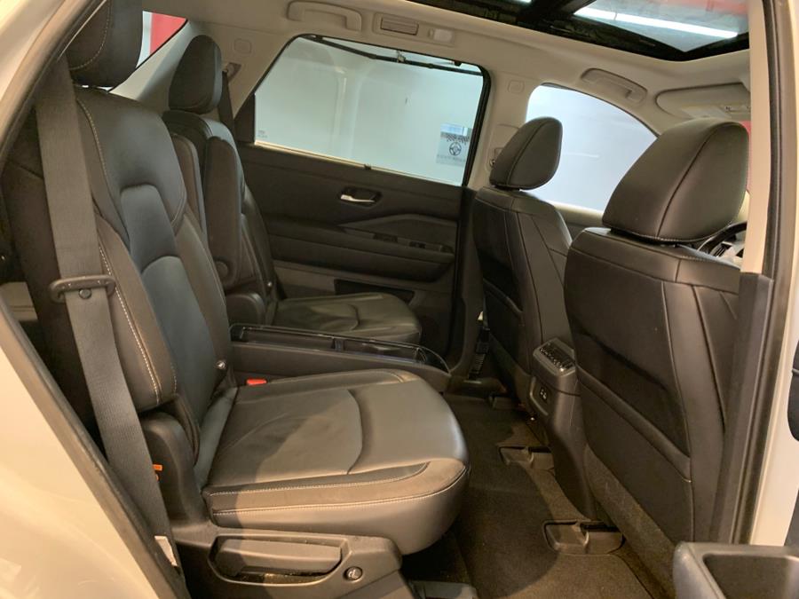 Vehicle image 54 of 64